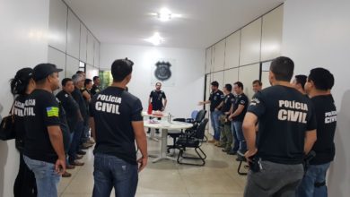 Policiais civis de toda a região participaram da operação em Uruaçu (Foto: Divulgação)