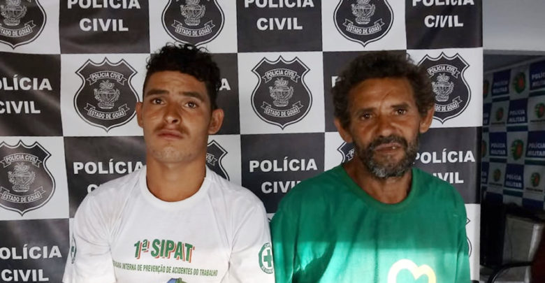 (esq.) Michael e Valdivino, pai e filho, resistem a prisão (Fonte: Polícia Civil)