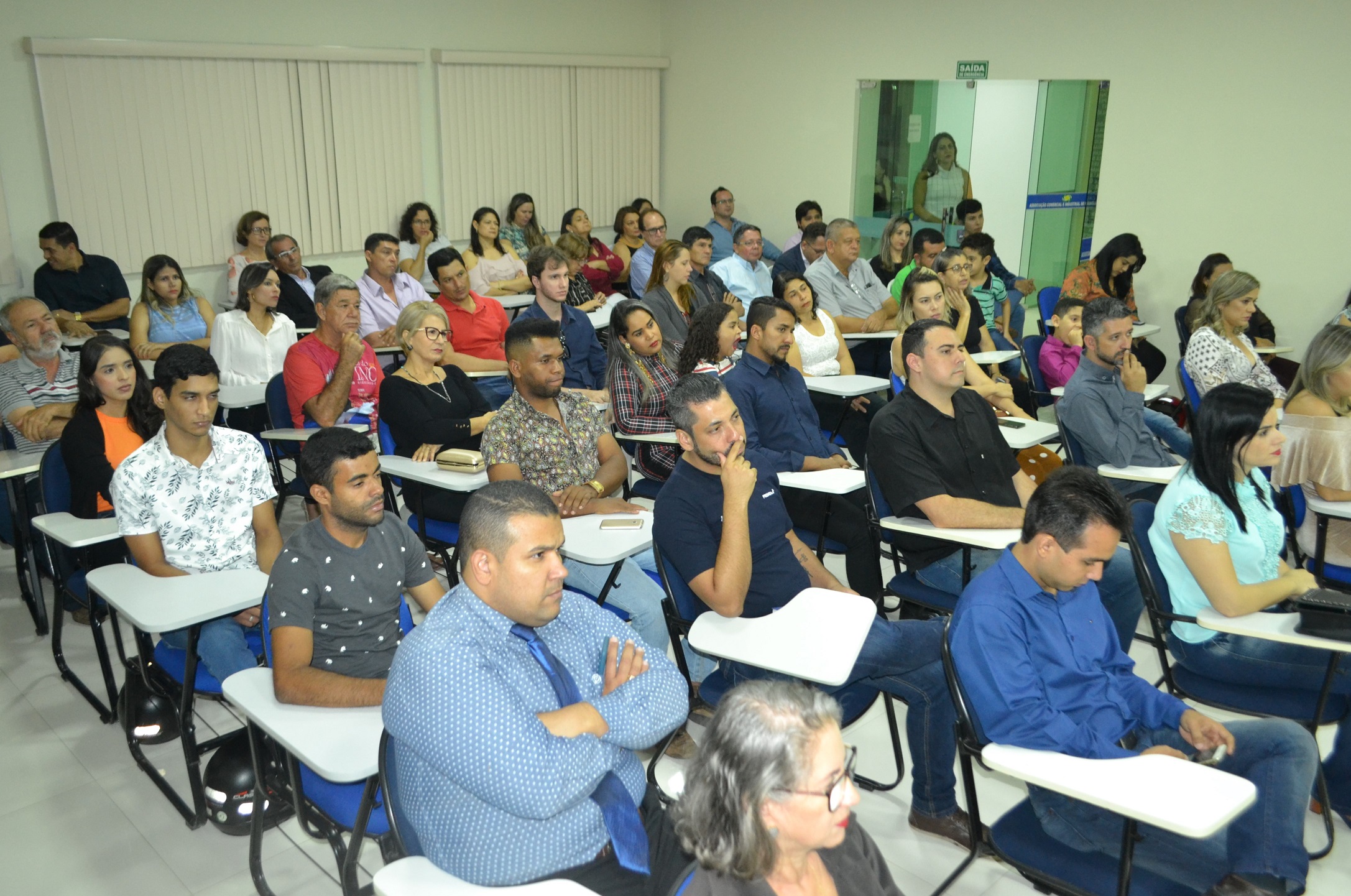 Público lotou o auditório da Acin na última quarta-feira, para prestigiar a posse da nova diretoria [Foto: Euclides Oliveira]
